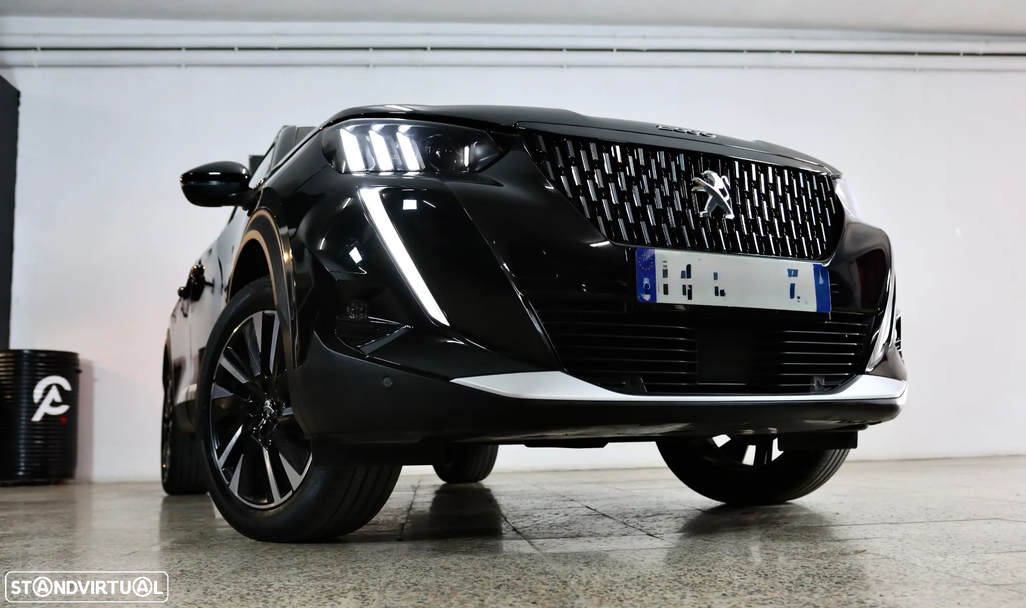Peugeot 2008 PureTech 130 EAT8 GT - 2