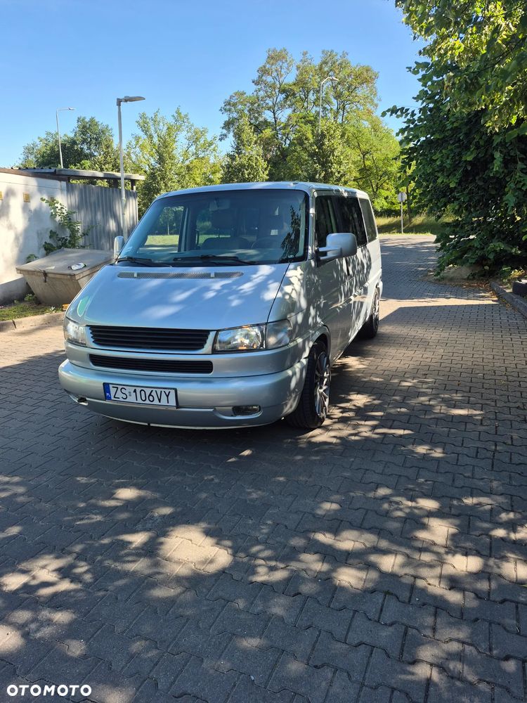 Volkswagen Multivan - 12