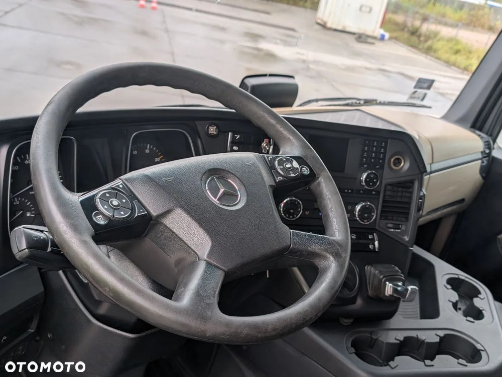 Mercedes-Benz ACTROS - 26