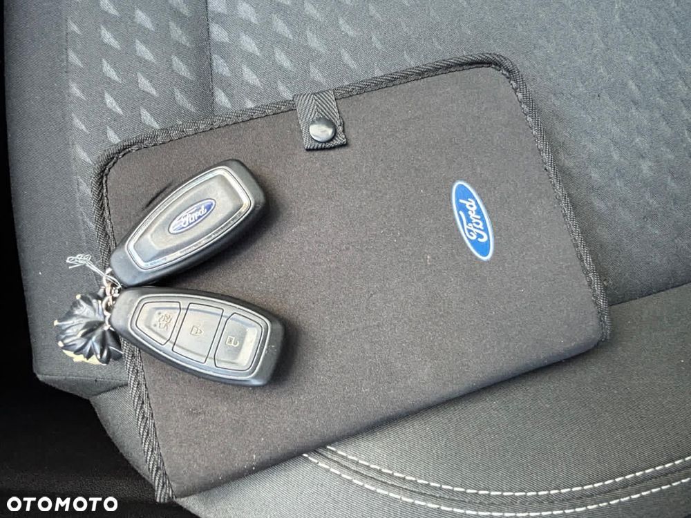 Ford Fiesta 1.1 Titanium - 34