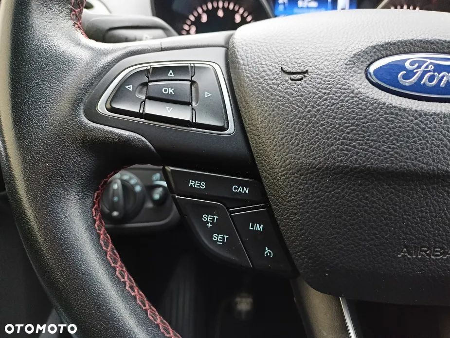 Ford Kuga 1.5 EcoBoost 2x4 ST-Line - 22