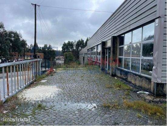 Armazém Industrial com Logradouro de Grande Dimensão no Centro de L... - Grande imagem: 2/14