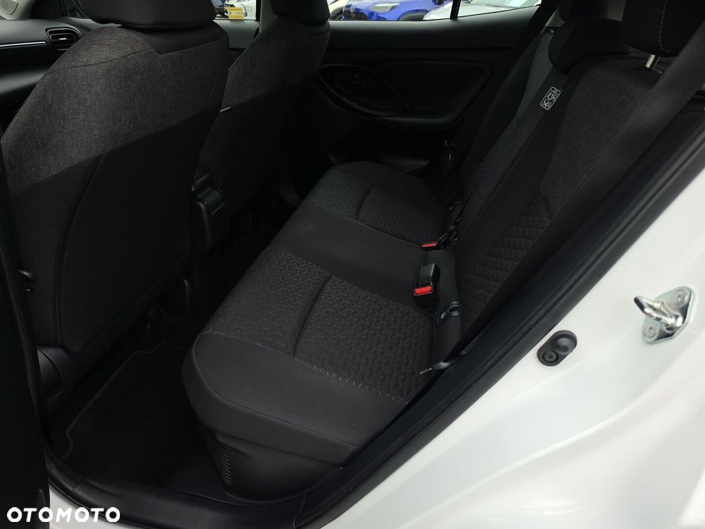 Toyota Yaris Cross Hybrid 1.5 Comfort - 16