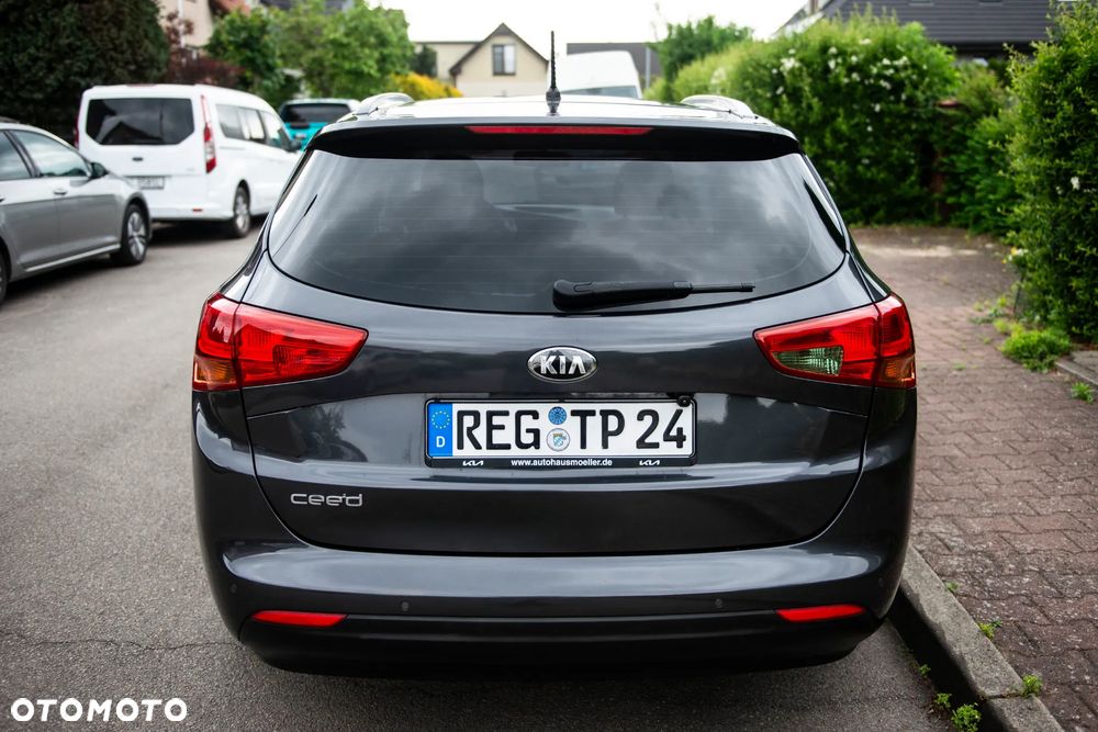 Kia Ceed 1.6 GDI ISG Vision - 13