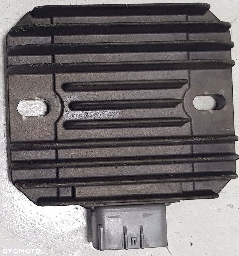 SUZUKI BURGMAN 125 07-13 REGULATOR NAPIĘCIA - 1