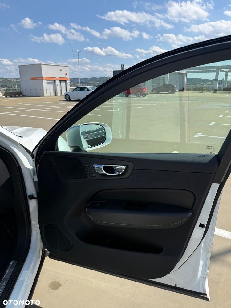 Volvo XC 60 T5 AWD Geartronic RDesign - 11