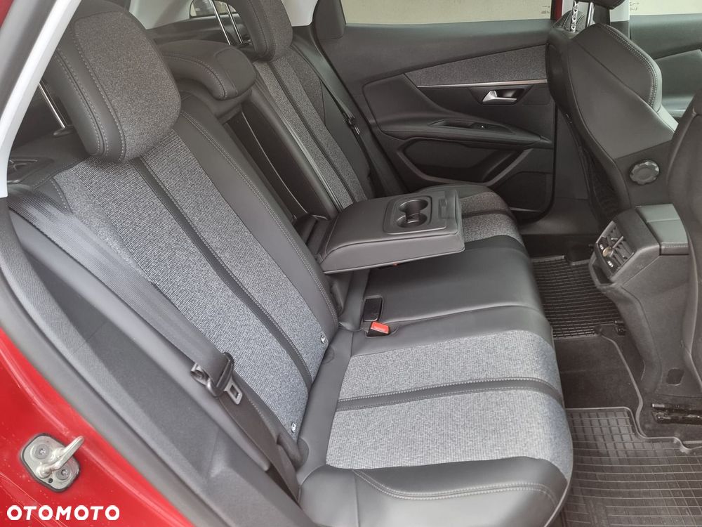 Peugeot 3008 1.2 PureTech Allure S&S - 24