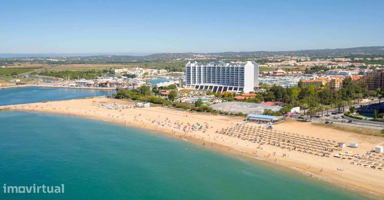 Arrenda-se ao Ano (a partir de Setembro) | T1+1 | Marina de Vilamoura - Grande imagem: 4/14