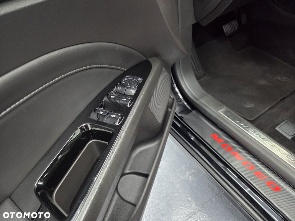 Ford Mondeo 2.0 TDCi Titanium PowerShift - 8