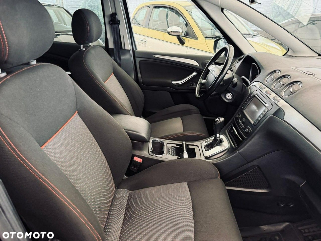 Ford S-Max - 34