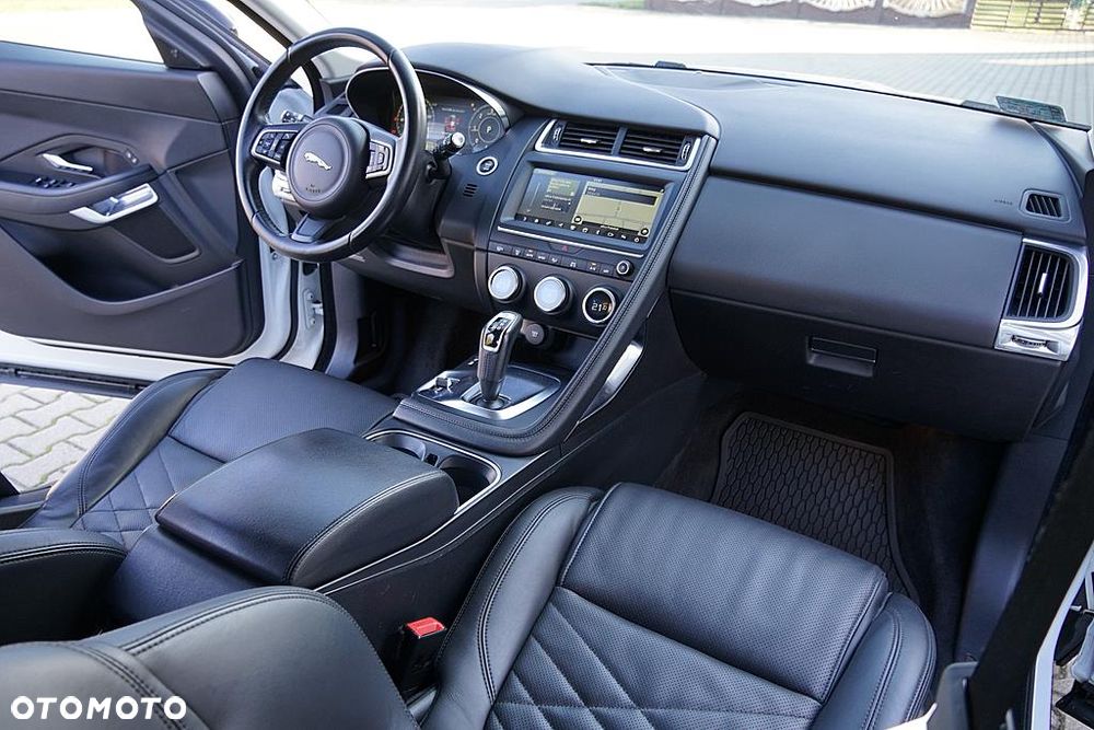 Jaguar E-Pace 2.0 i4D AWD - 33