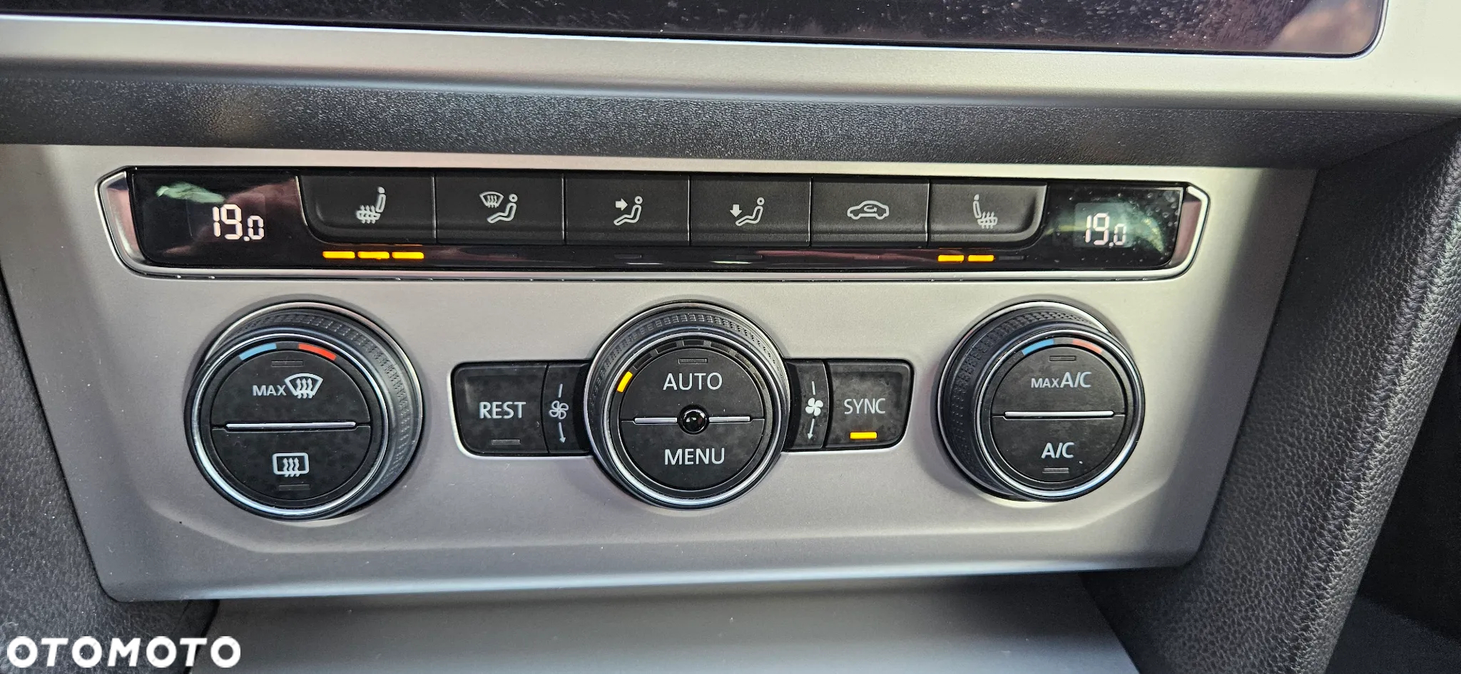 Volkswagen Passat Variant 1.4 TSI ACT (BMT) DSG Highline - 26