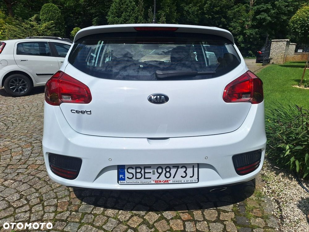 Kia Ceed - 31
