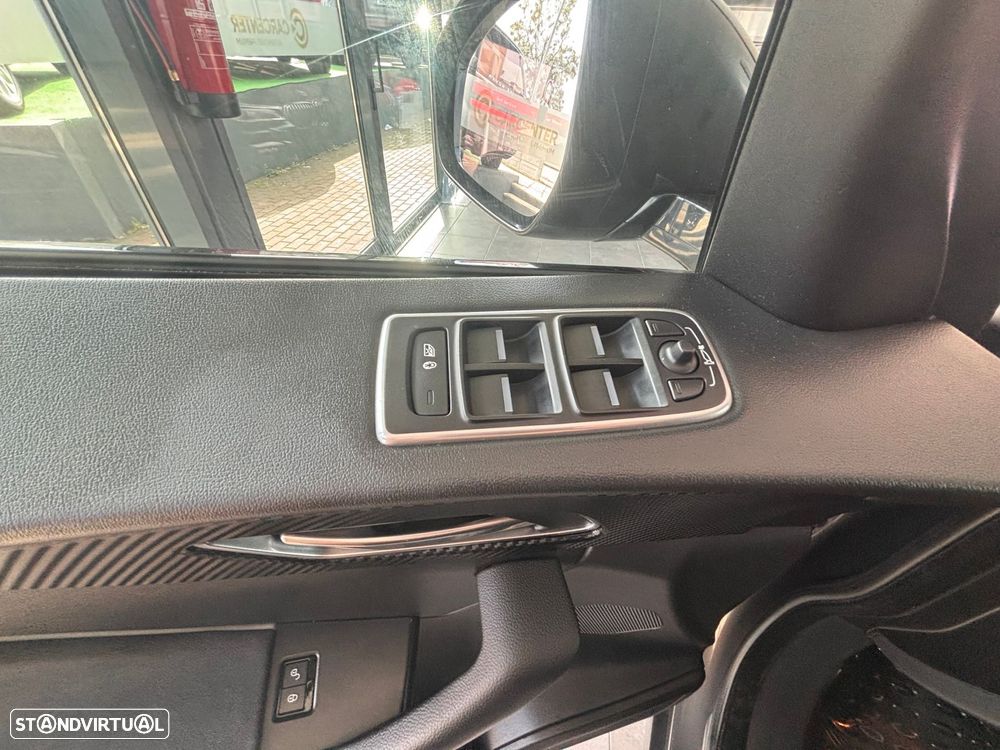 Jaguar F-Pace 2.0 i4D Pure - 10