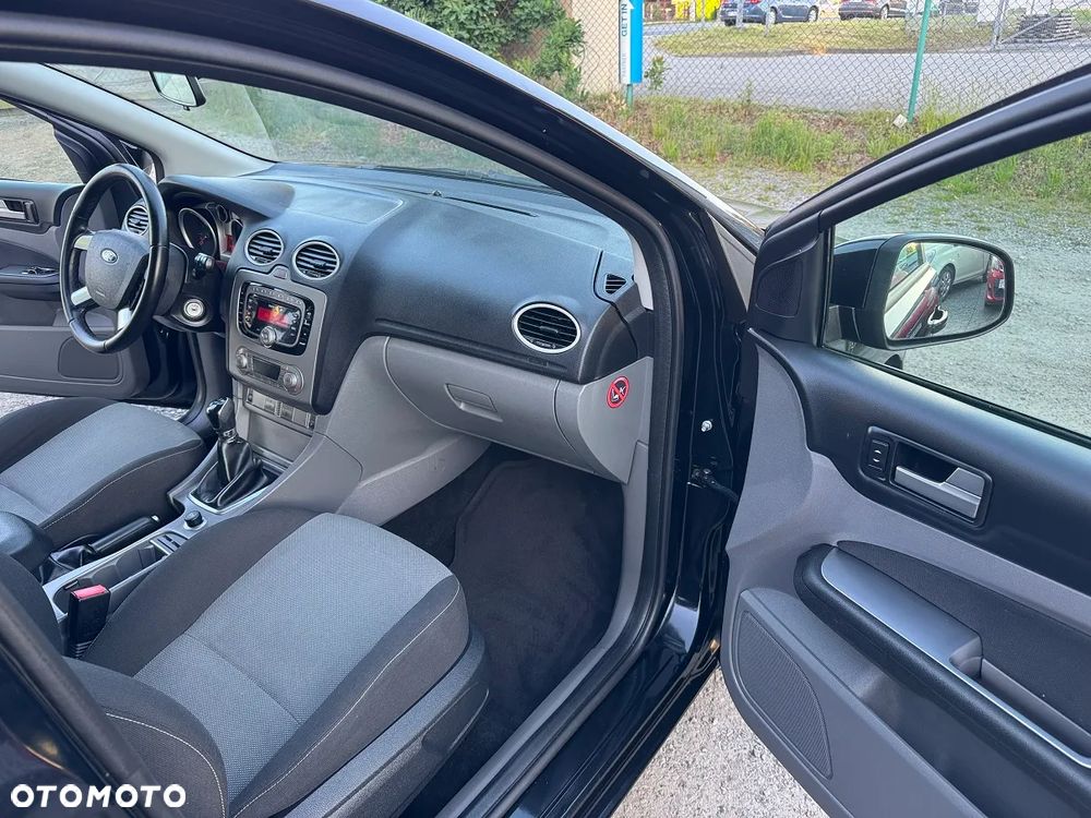 Ford Focus - 32