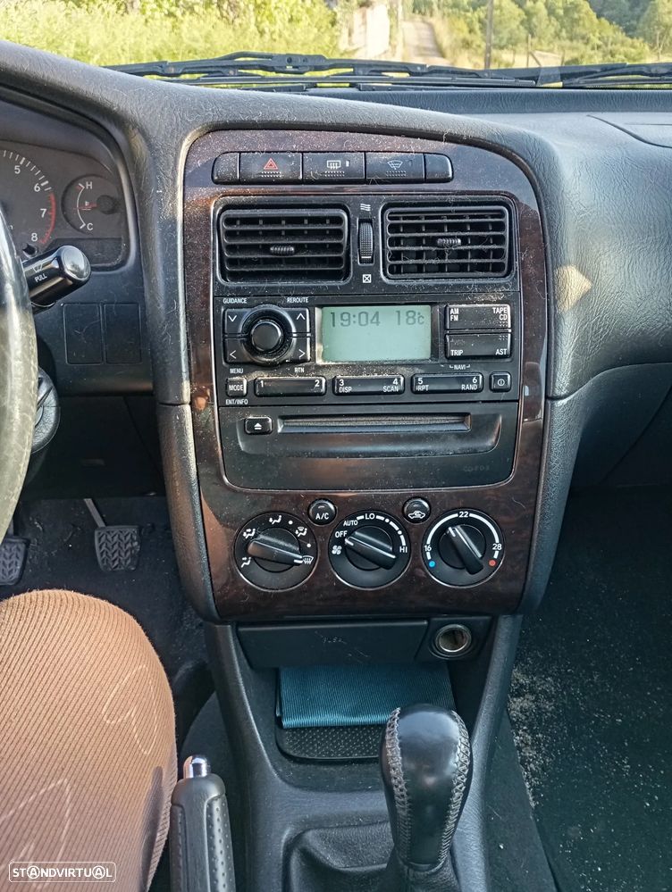 Toyota Avensis S/D 1.6 Executive - 4