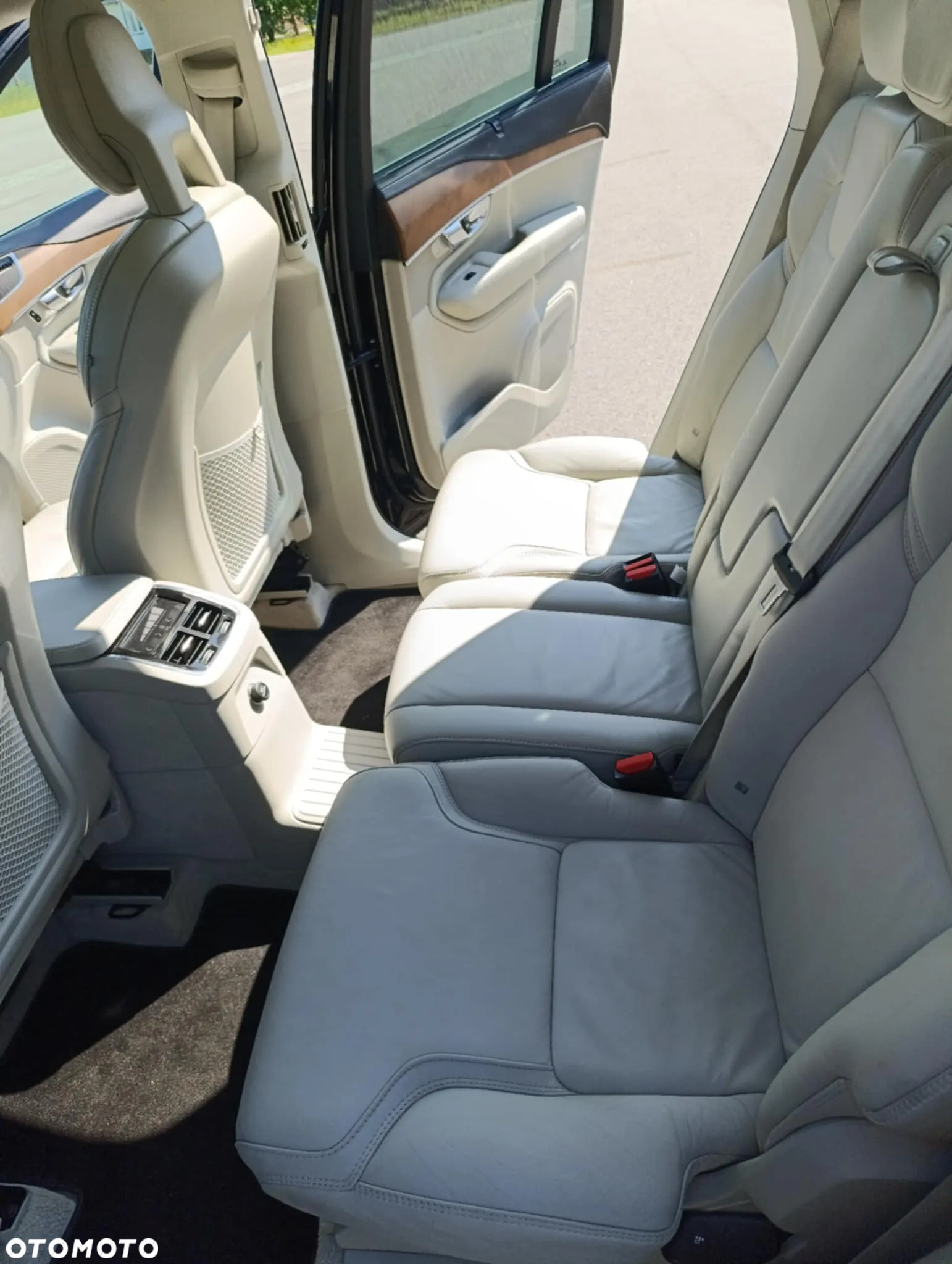 Volvo XC 90 T8 AWD Plug-In Hybrid Inscription 7os - 32