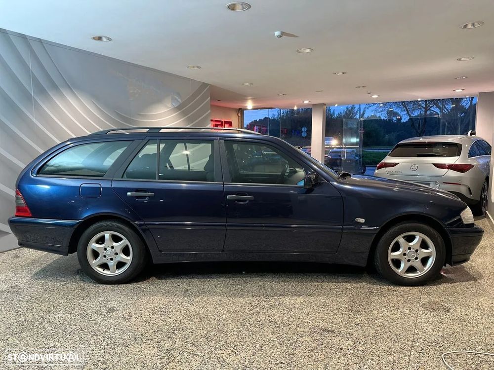 Mercedes-Benz E 220 - 4