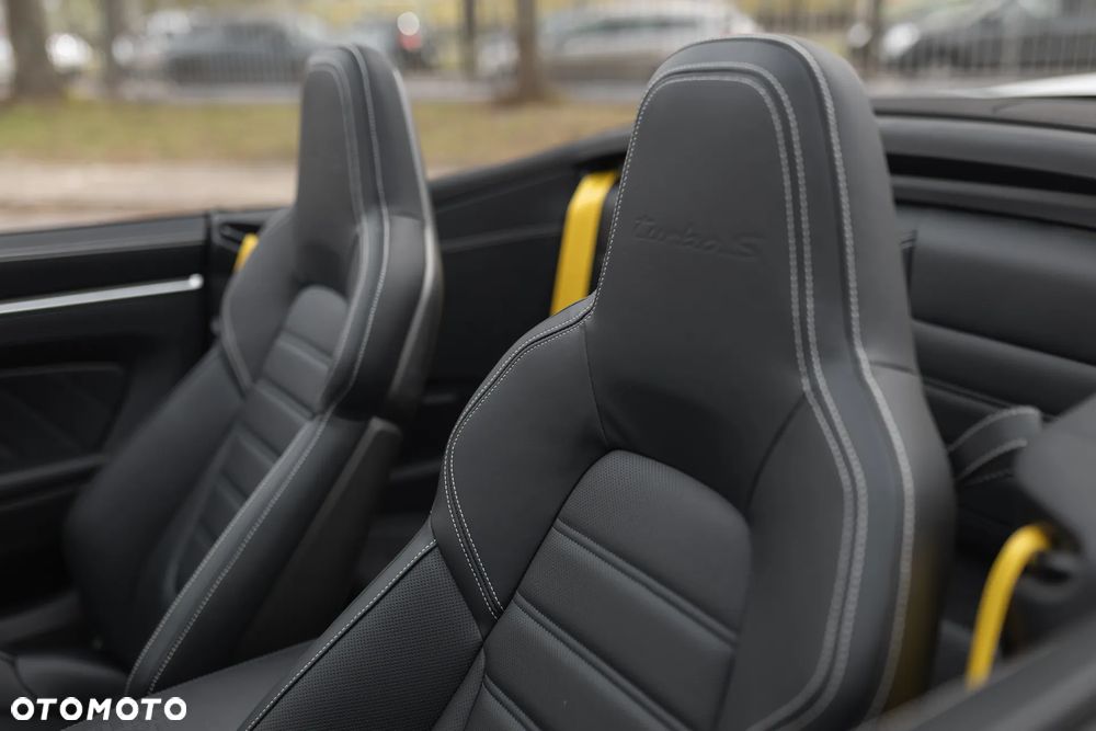 Porsche 911 Turbo S - 18