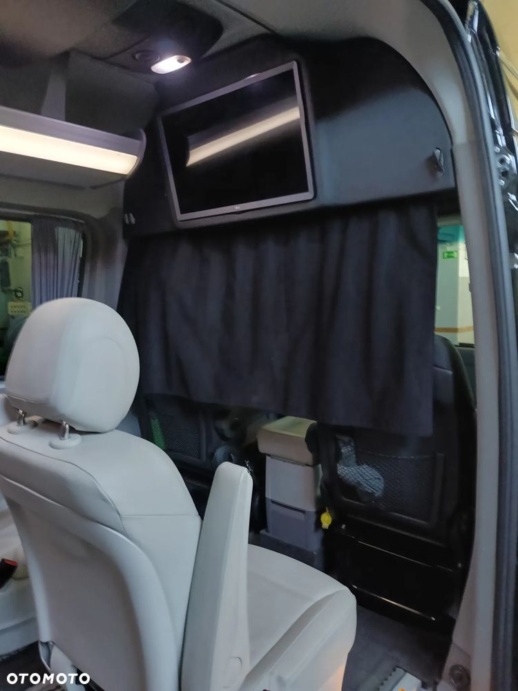 Mercedes-Benz Sprinter - 11