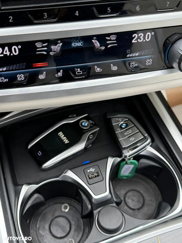 BMW Seria 7 730Ld xDrive - 24