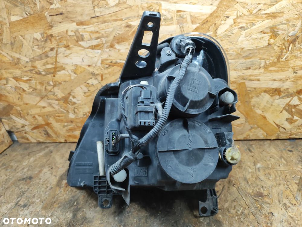 lampa przód prawa 8200301831 kompletna EUROPA do RENAULT Modus 04-08r - 3