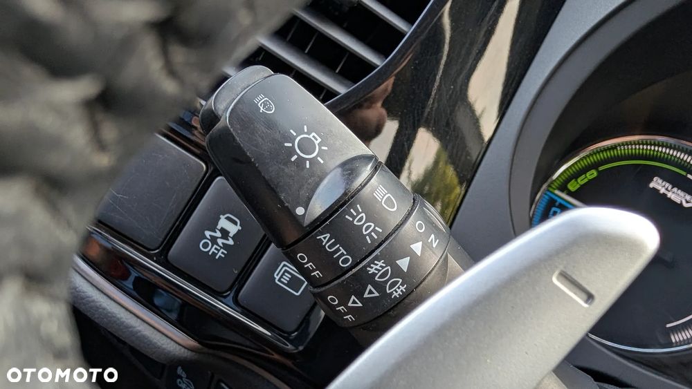 Mitsubishi Outlander 2.0 4WD Top - 23
