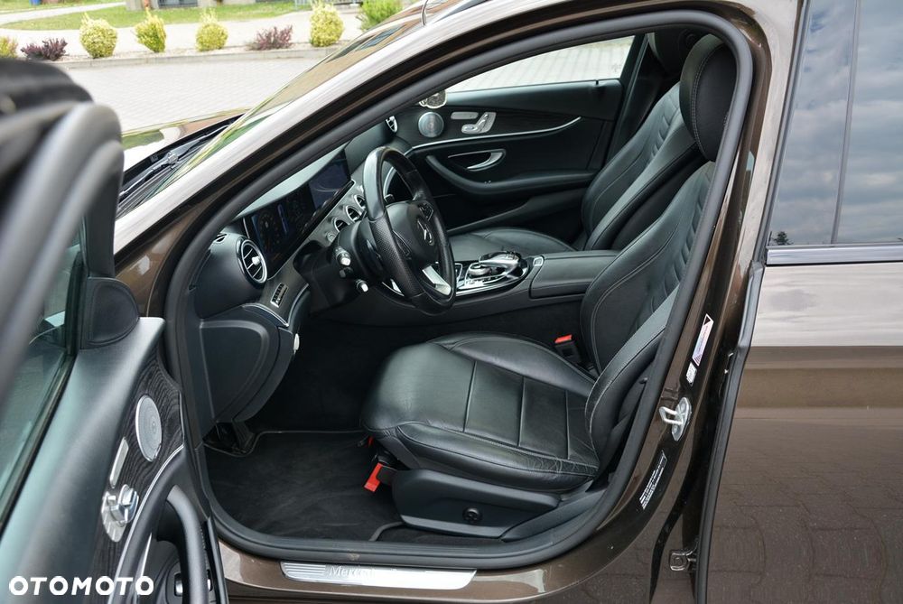 Mercedes-Benz Klasa E 250 9G-TRONIC - 35