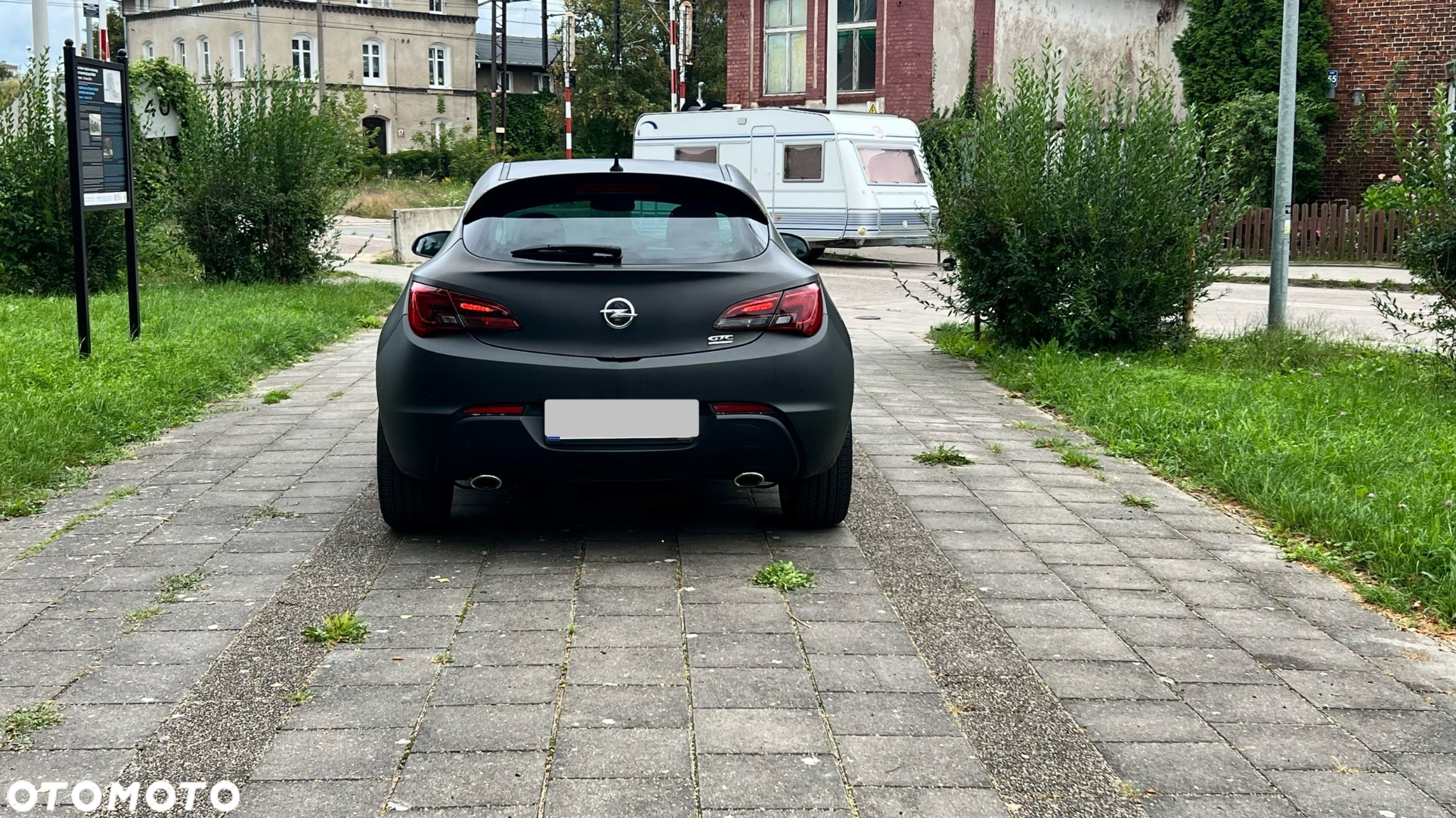 Opel Astra IV GTC 2.0 CDTI Bi-Turbo S&S - 11