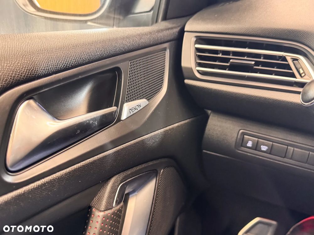 Peugeot 308 1.6 e-THP S&S GTi by Sport - 32