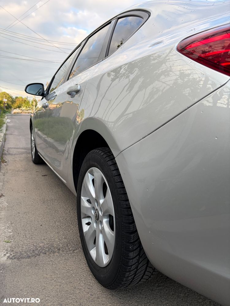 Opel Astra 1.6 TWINPORT ECOTEC Cosmo - 13