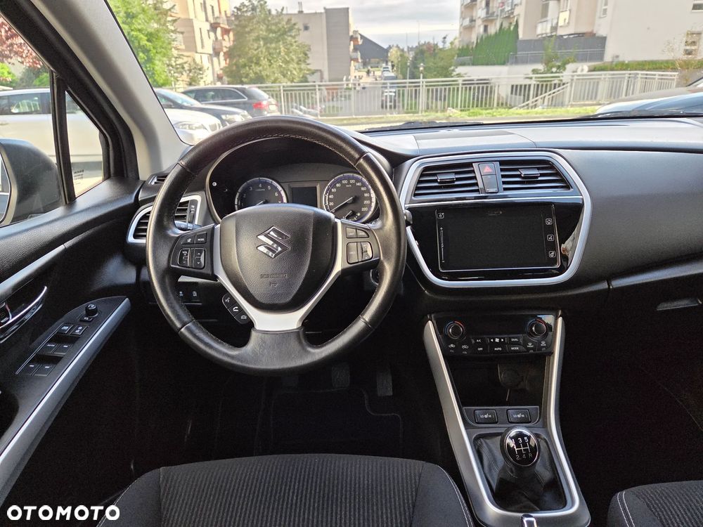 Suzuki SX4 S-Cross 1.0 T Premium - 10