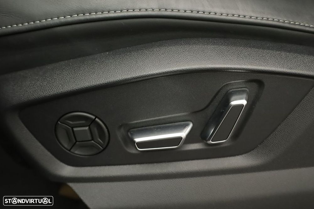Audi Q8 55 TFSIe quattro Tiptronic - 24