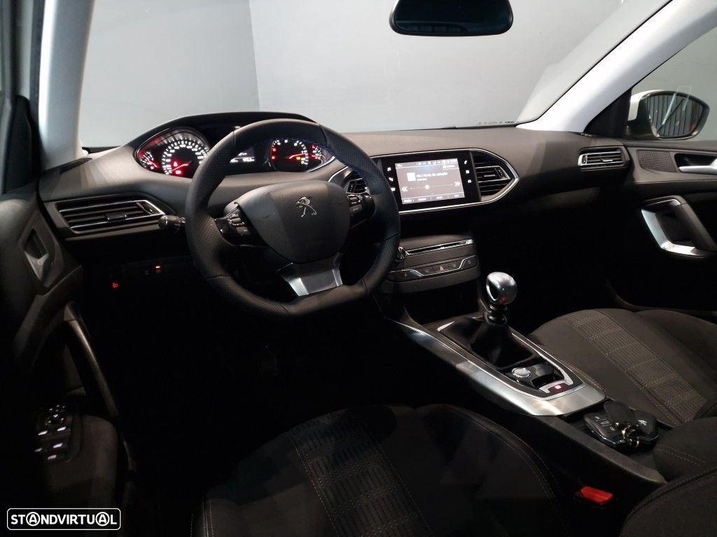 Peugeot 308 1.6 BlueHDi Allure J18 - 24