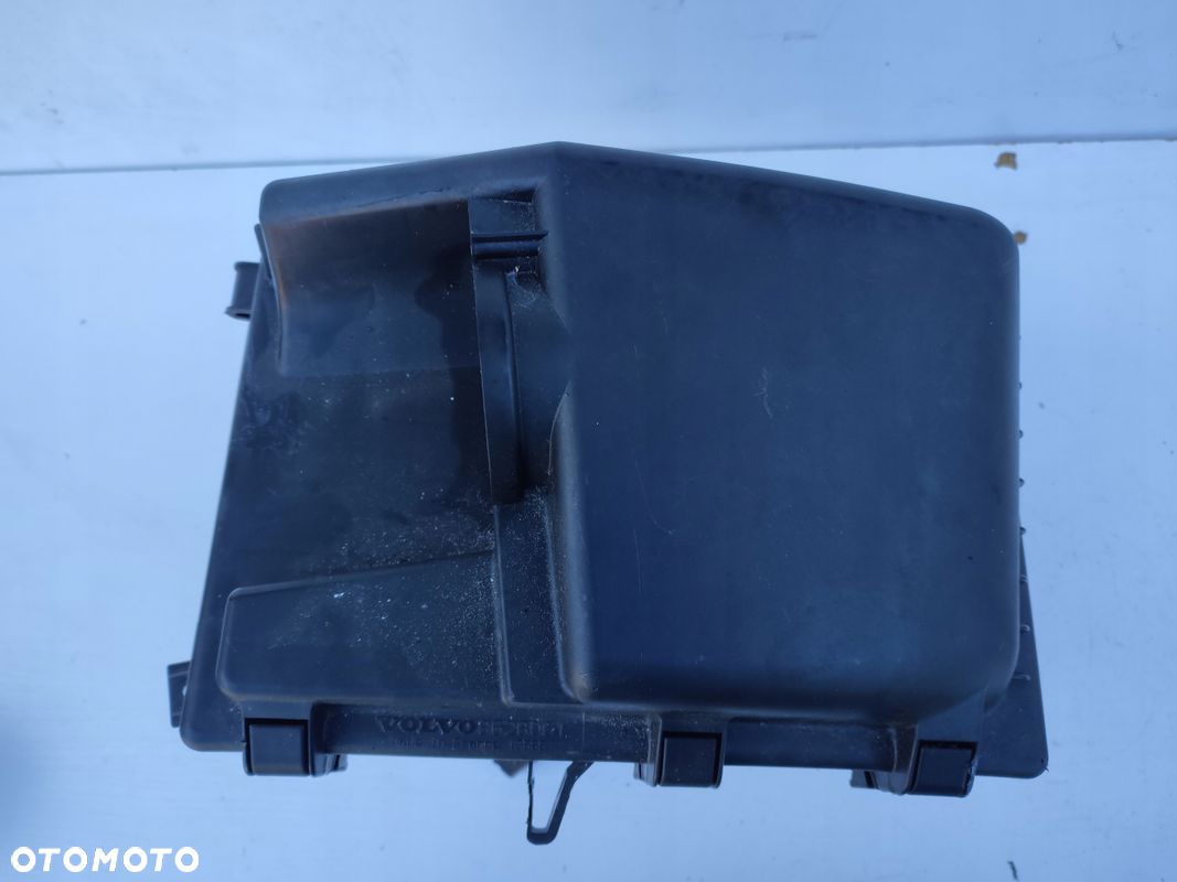 Obudowa filtra powietrza VOLVO V70 II 2.3DIESEL ORYGINAŁ - 1