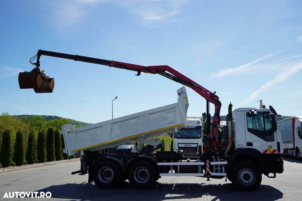 Iveco TRAKKER 360 / 6x4 / BASCULĂ DUBLU + HYDRODOLT / + HDS HMF 1643 Z2 / CUPĂ DE ÎNMATRICULARE / ROTATOARE / TELECOMANDĂ - 7