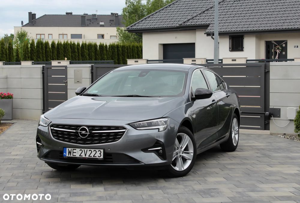 Opel Insignia - 1