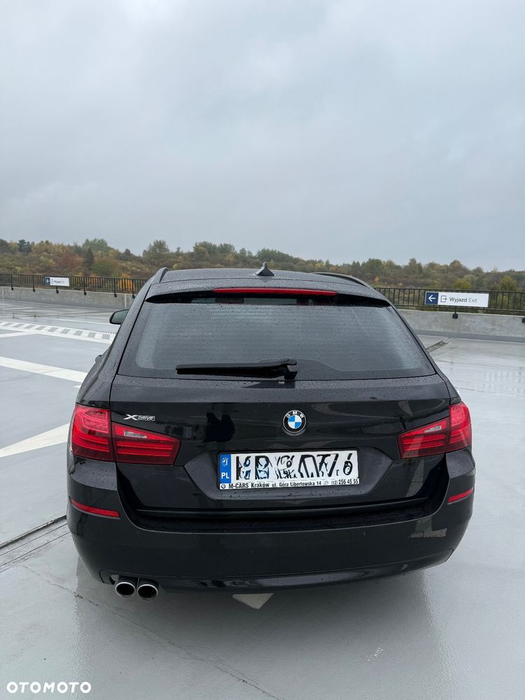 BMW Seria 5 525d Touring Luxury Line - 10