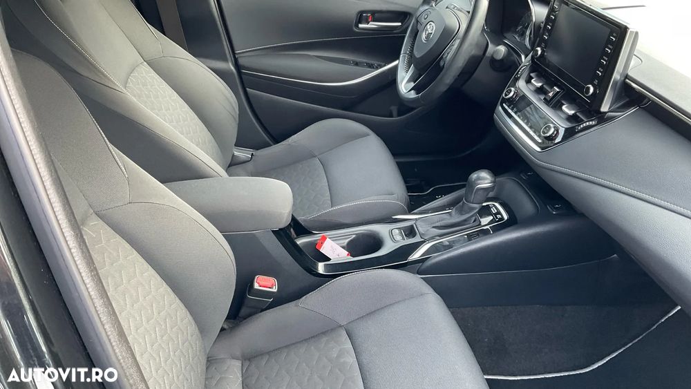 Toyota Corolla 1.8 HSD Business - 11