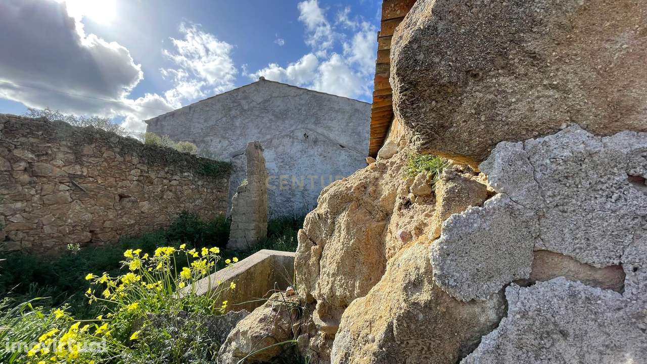 Terreno urbano, com palheiros | Ladoeiro, Idanha-a-Nova - Grande imagem: 5/8