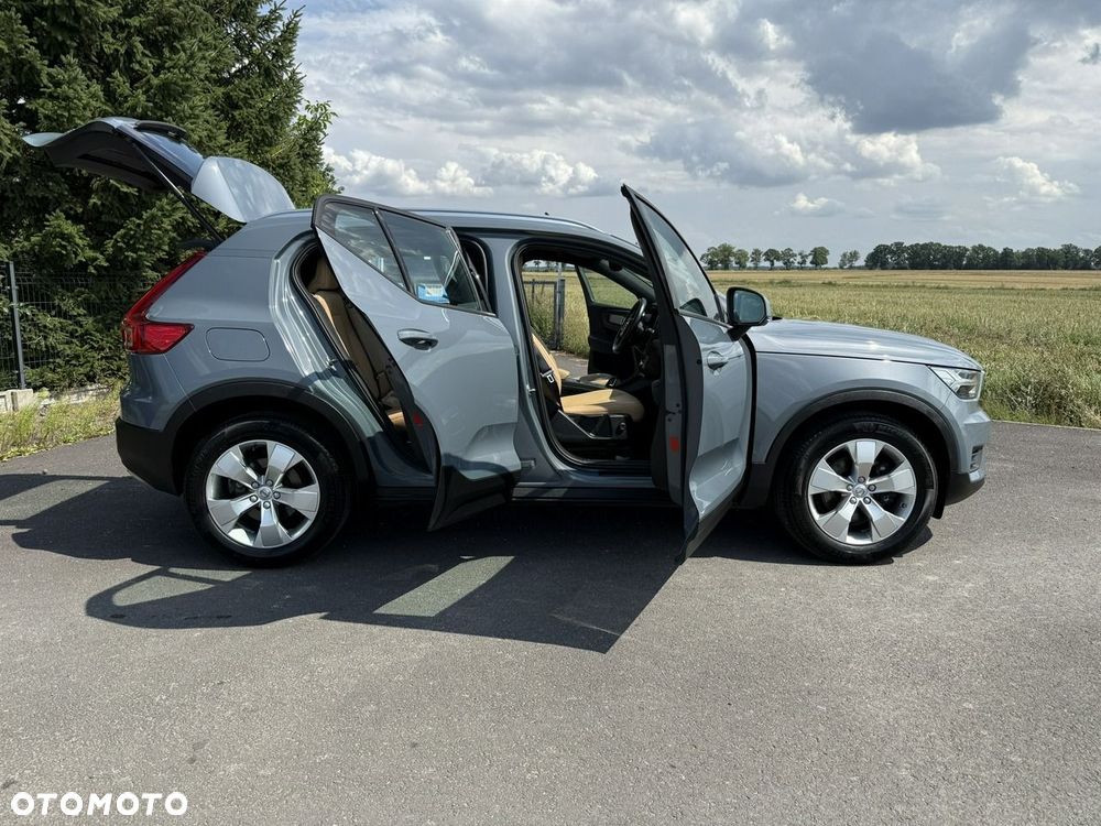 Volvo XC 40 D4 AWD Momentum Pro - 36