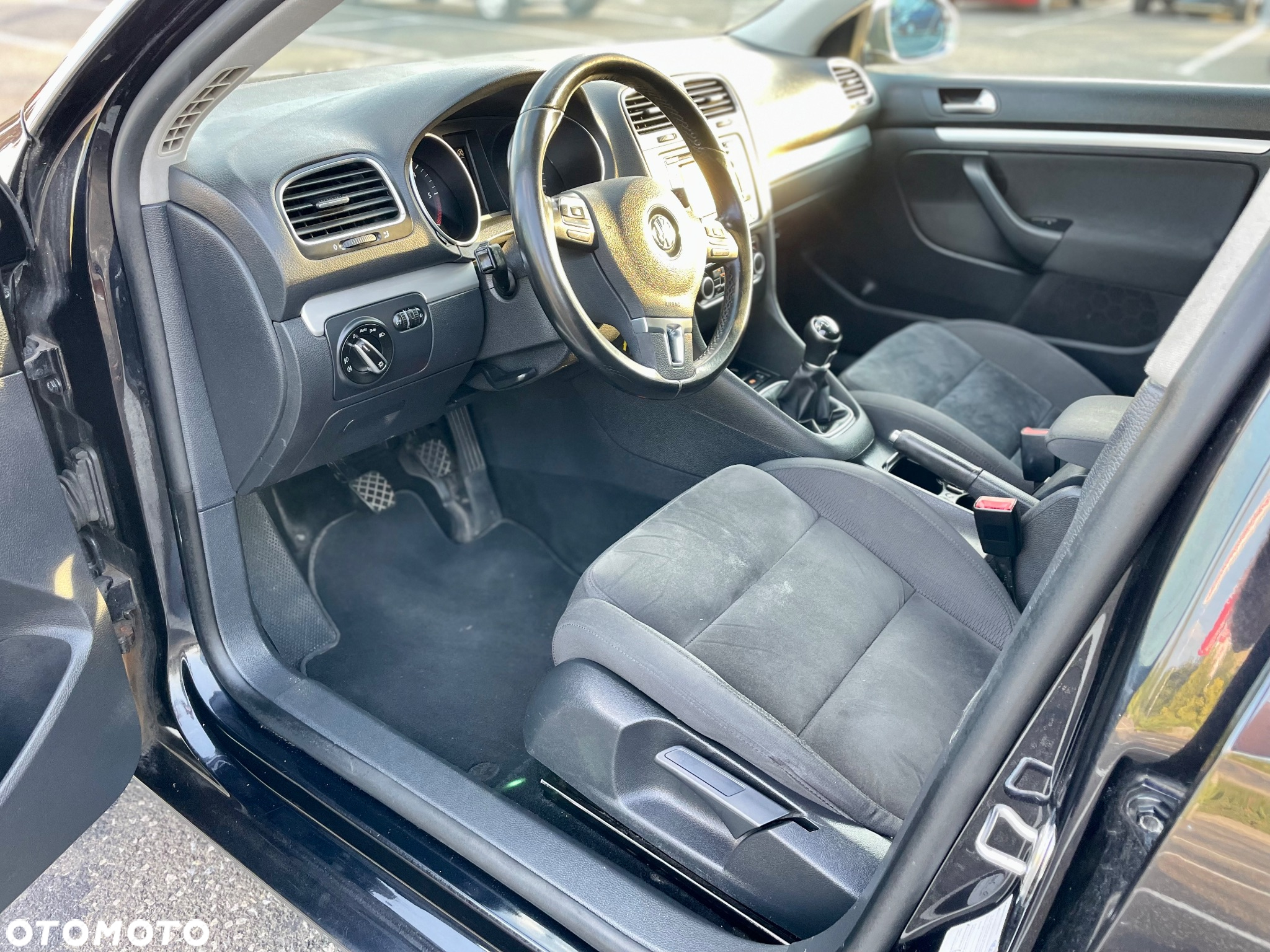 Volkswagen Golf 1.6 TDI BlueMotion Technology Comfortline - 13