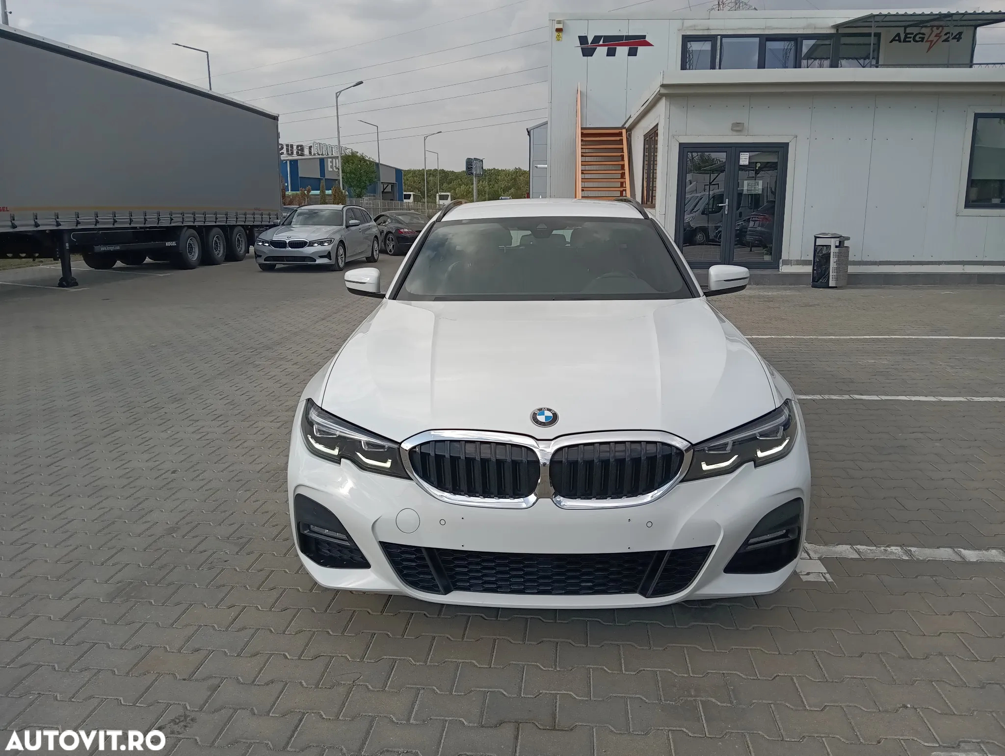 BMW Seria 3 318d Touring Aut. M Sport - 2