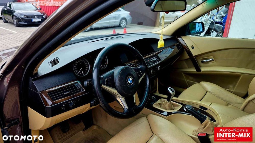 BMW Seria 5 523i - 26