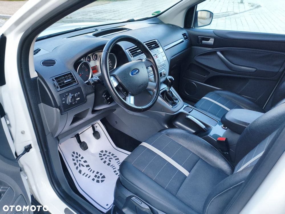 Ford Kuga 2.0 TDCi 4x4 Titanium - 24