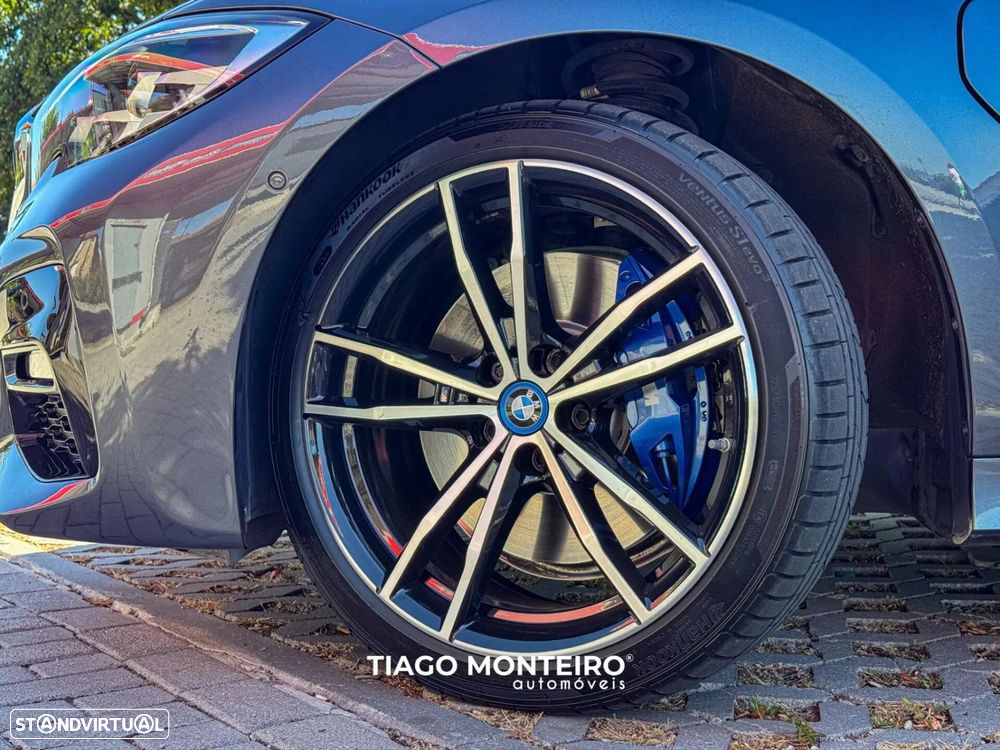 BMW 330 e Pack Desportivo M Auto - 19