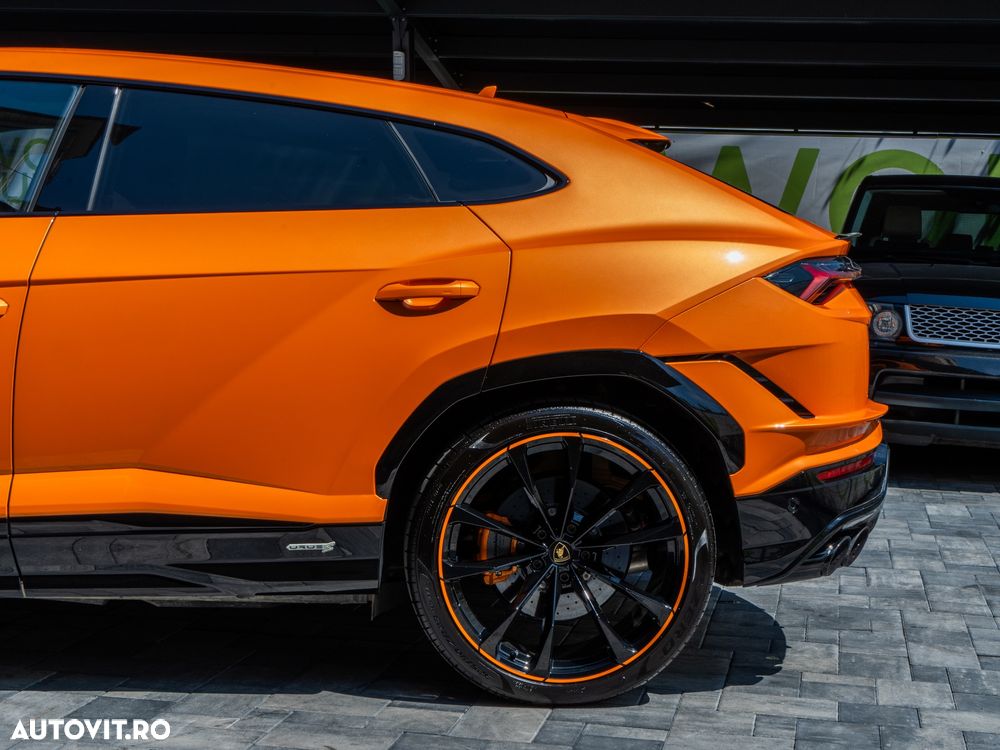 Lamborghini URUS - 8