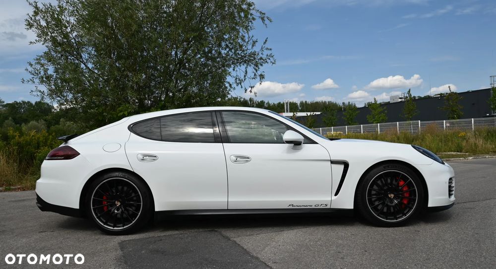 Porsche Panamera GTS PDK - 10