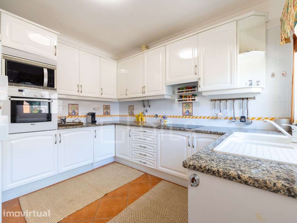 Moradia geminada T5 com piscina e vista golfe, em Vilamoura - Grande imagem: 4/51