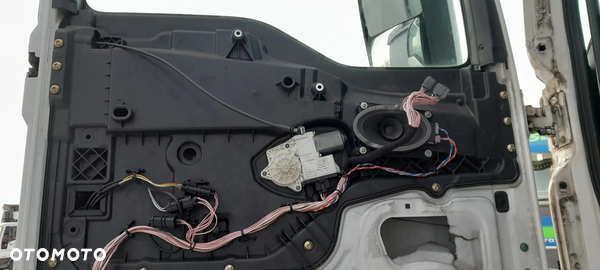 Podnośnik mechanizm podnoszenia szyby LEWY - MAN TGX    Euro 6 /  81286016137